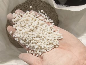 出售珍珠棉颗粒，过80-60目的，月供10吨