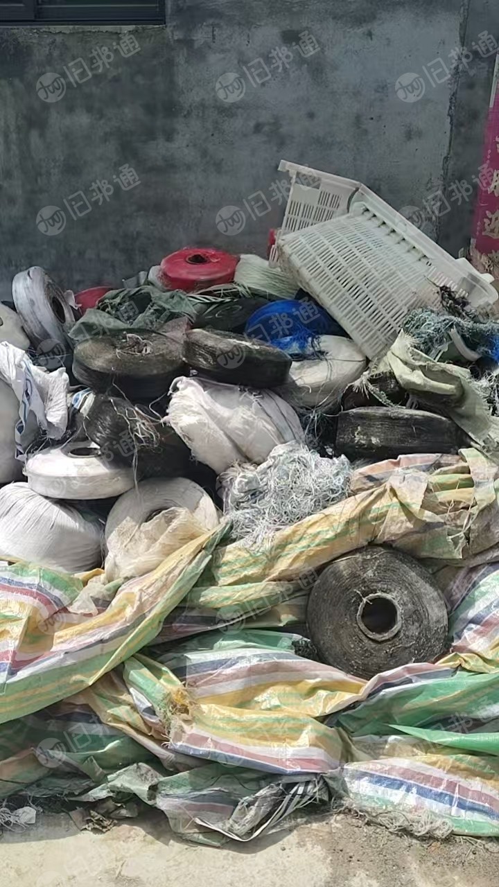 出售涤纶丝，丙纶丝，当废丝处理，统货走，现货十吨多，货在河南商丘