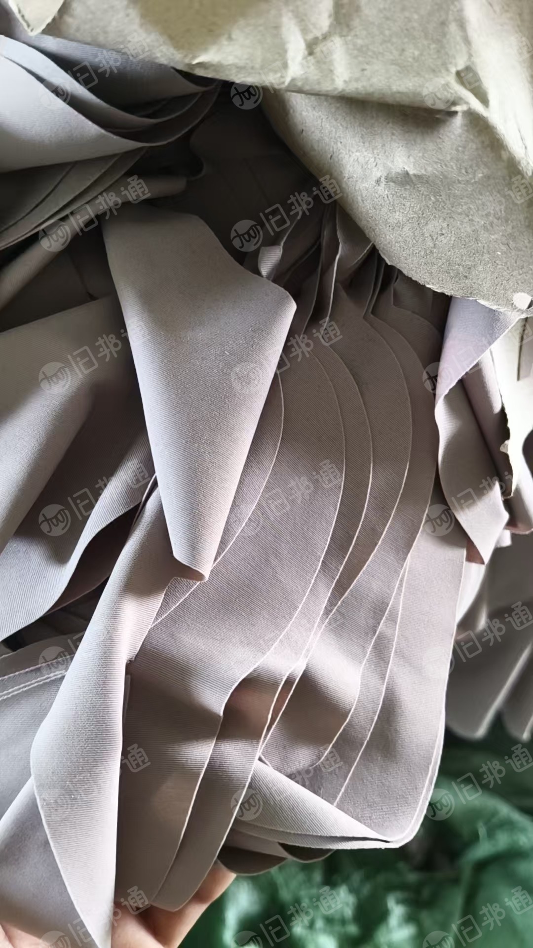 长期出售3030泳装布，锦氨废布，锦纶含量83左右，现货有100多吨，货在广东揭阳