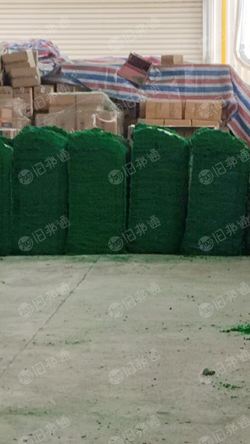出售从台球呢布上剪下来的毛毛料，磨毛料，含羊毛50左右，剩下的是涤纶，一天会有三四吨