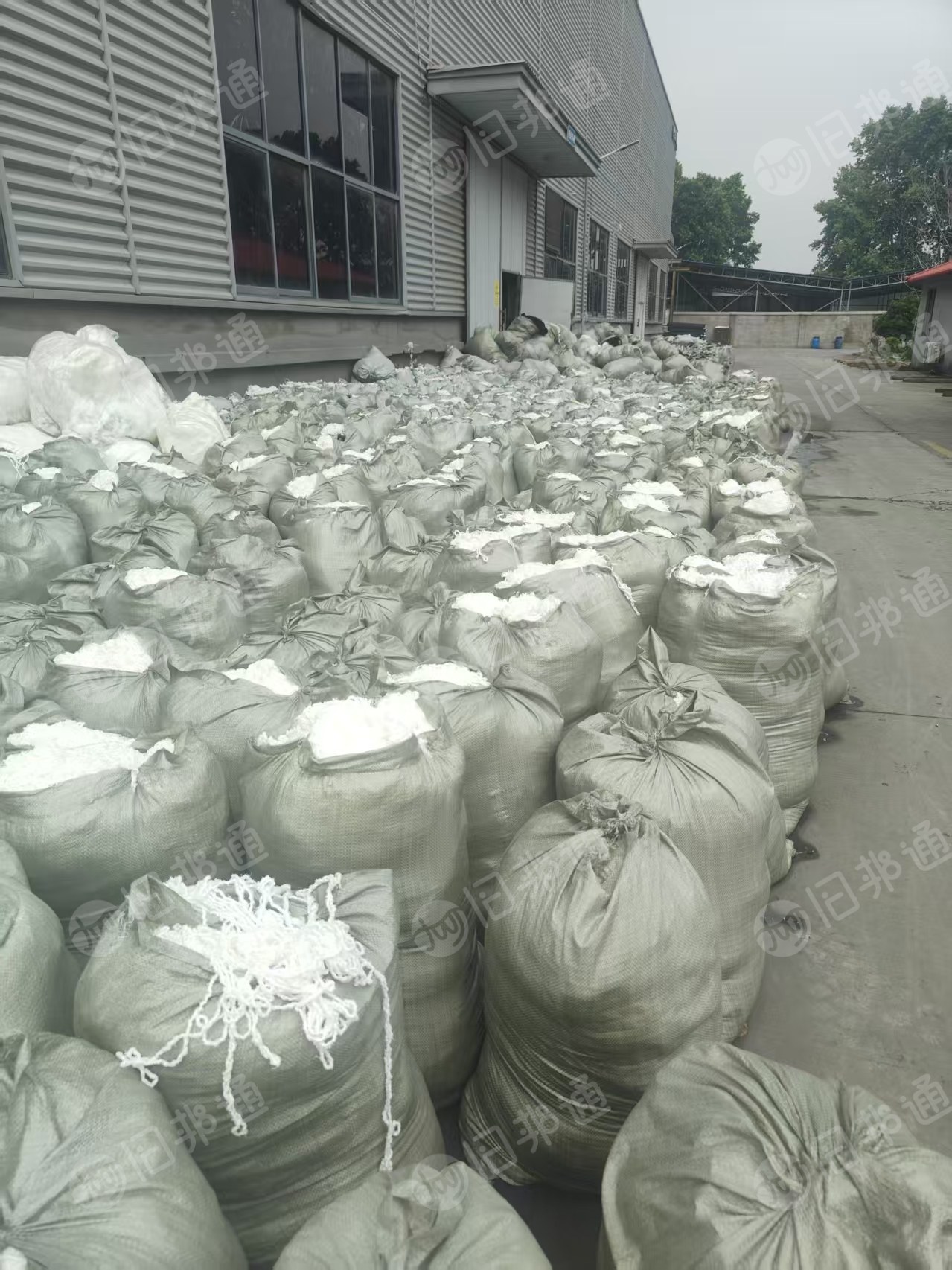 长期出售氨纶水丝，含水不确定，价格便宜，现货200多吨，货在安徽亳州