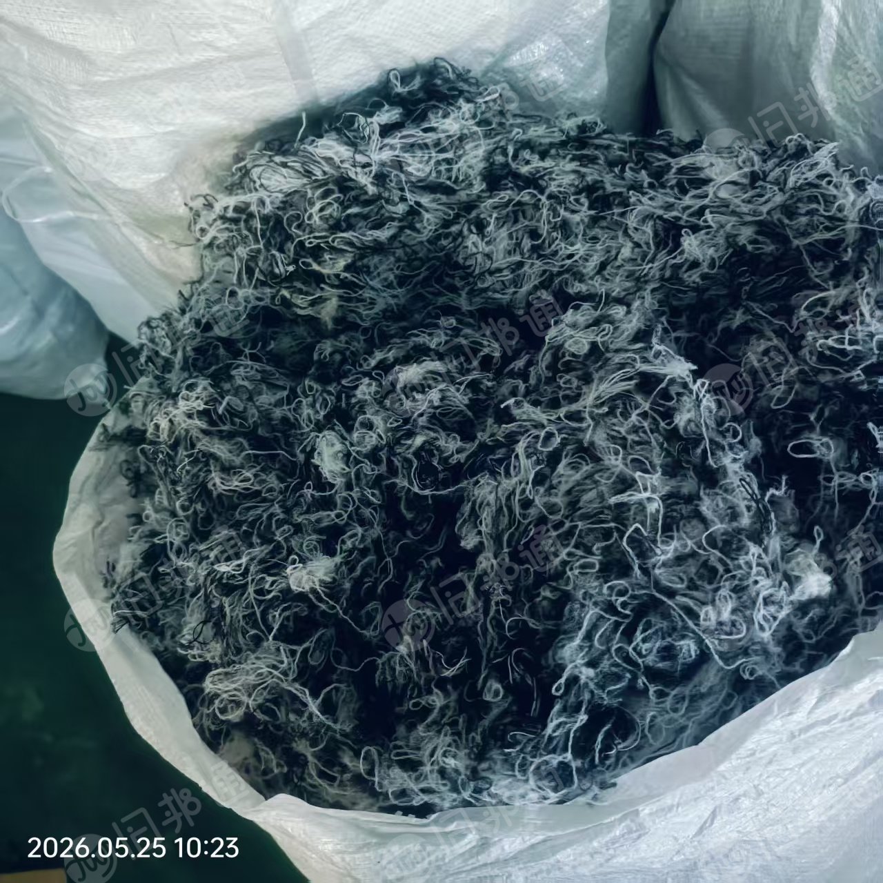 长期出售杂色袜子边角料，袜圈，现货有6-7吨，货在河南周口