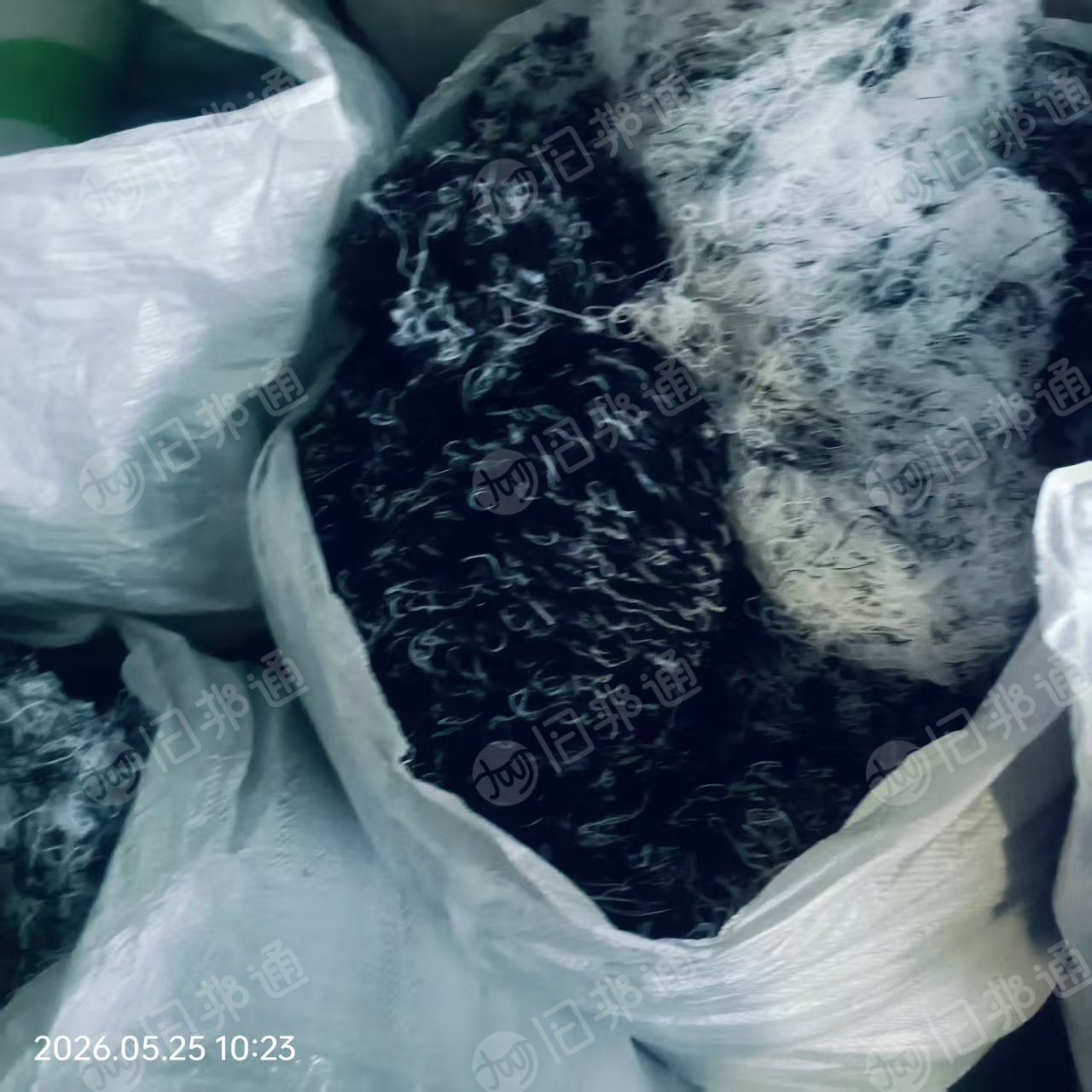 长期出售杂色袜子边角料，袜圈，现货有6-7吨，货在河南周口