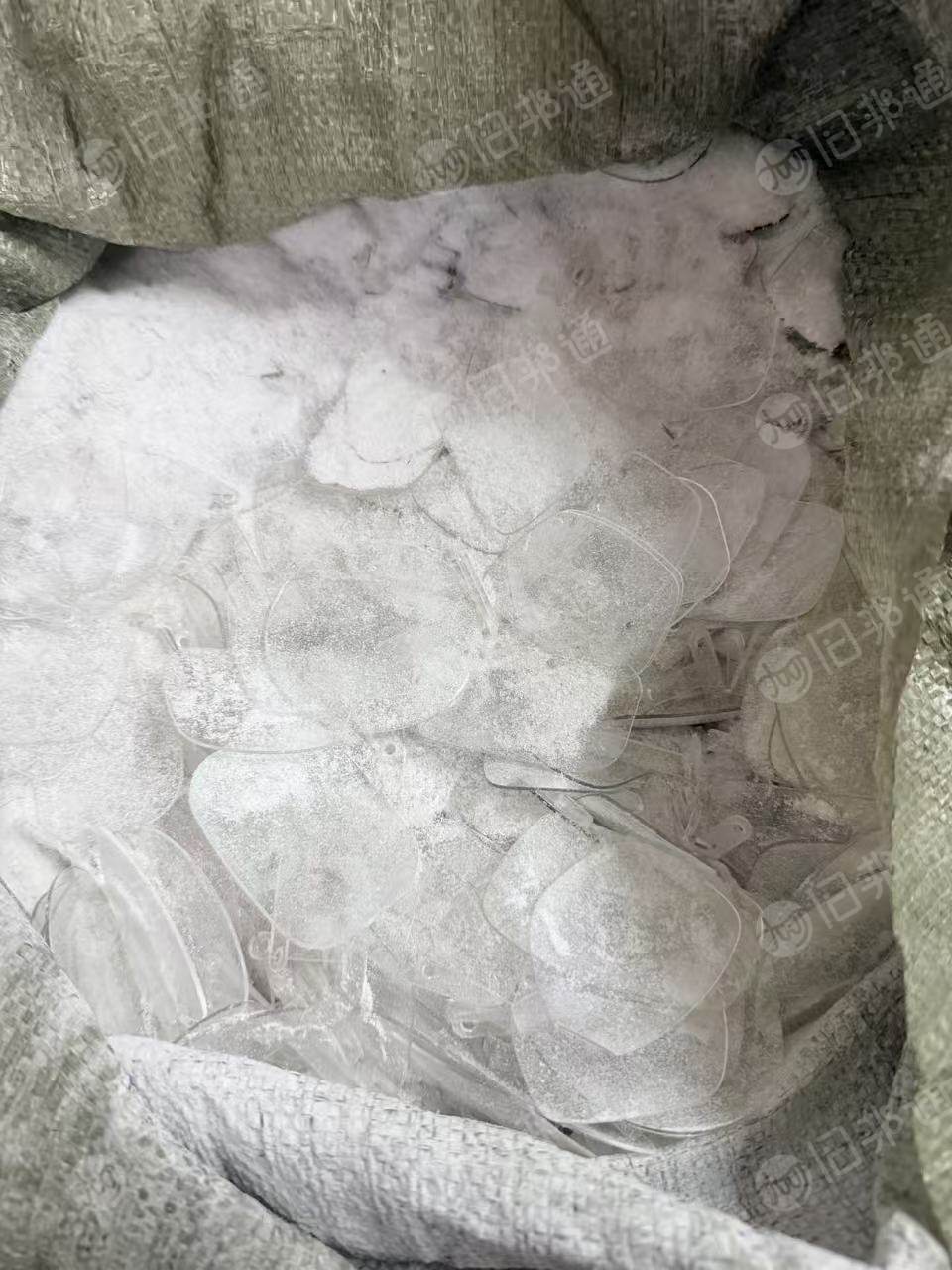 出售眼镜厂下来的AC和PC料有水口有割片的废料,镜片是PMMA材质