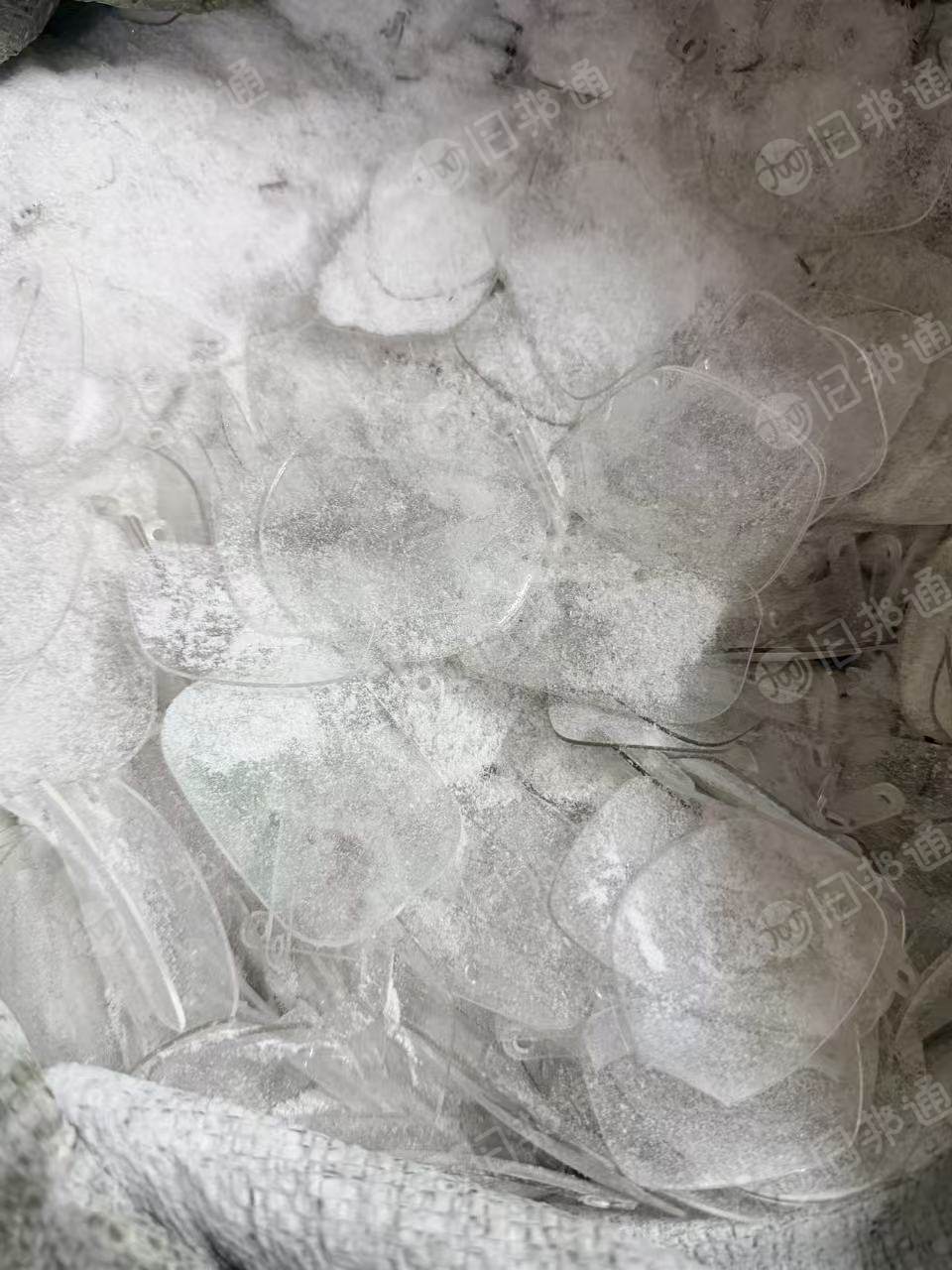 出售眼镜厂下来的AC和PC料有水口有割片的废料，镜片是PMMA材质