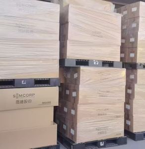 出售恩捷厂下来的PET电池隔膜卷筒膜不良品，未拆封，现货十吨