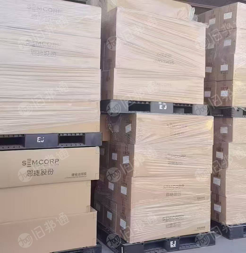 出售恩捷厂下来的PET电池隔膜卷筒膜不良品，未拆封，现货十吨