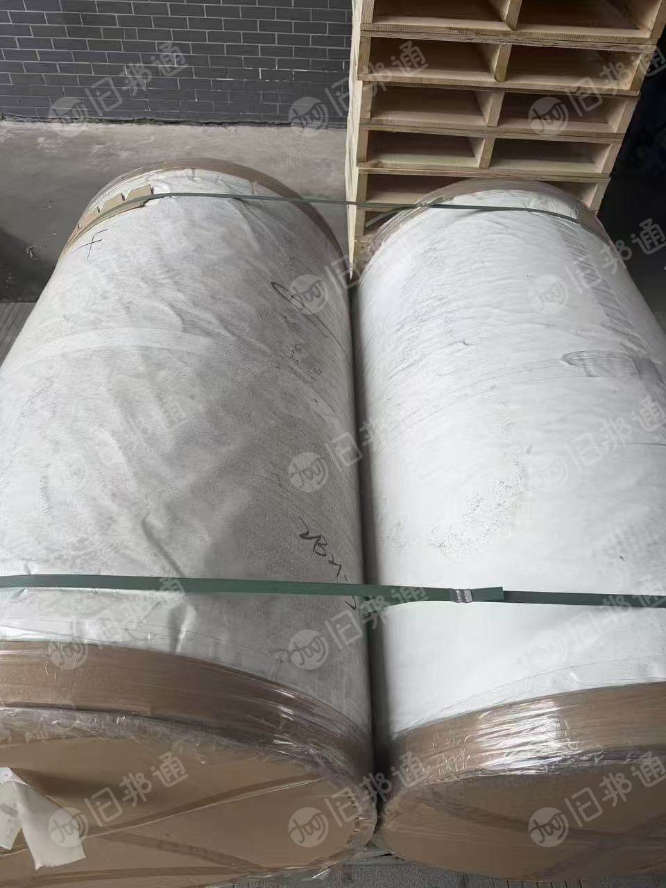出售不良品pet复合PE膜总共三层复合，两层PE各5丝，中间pet25丝，可分离