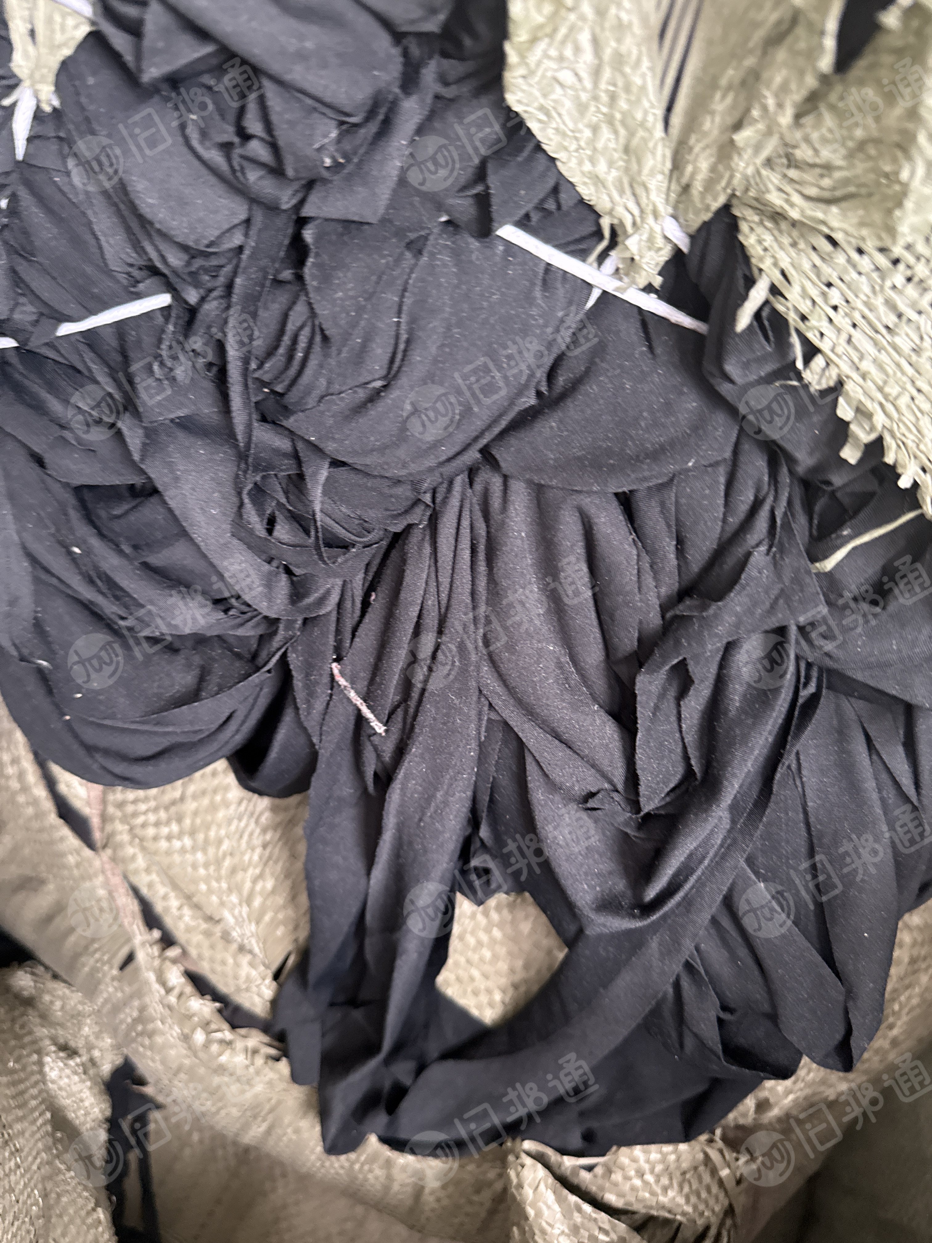长期出售泳装废布，尼龙废布，锦氨废布统货，现货6.8米一车