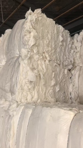 长期出售白色卫生纸切边料，10%~20%的半木浆，其余都是纯木浆，混打一起