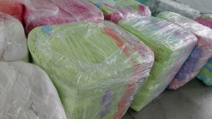 长期出售花色木浆无纺布，60%木浆和30%PP混打