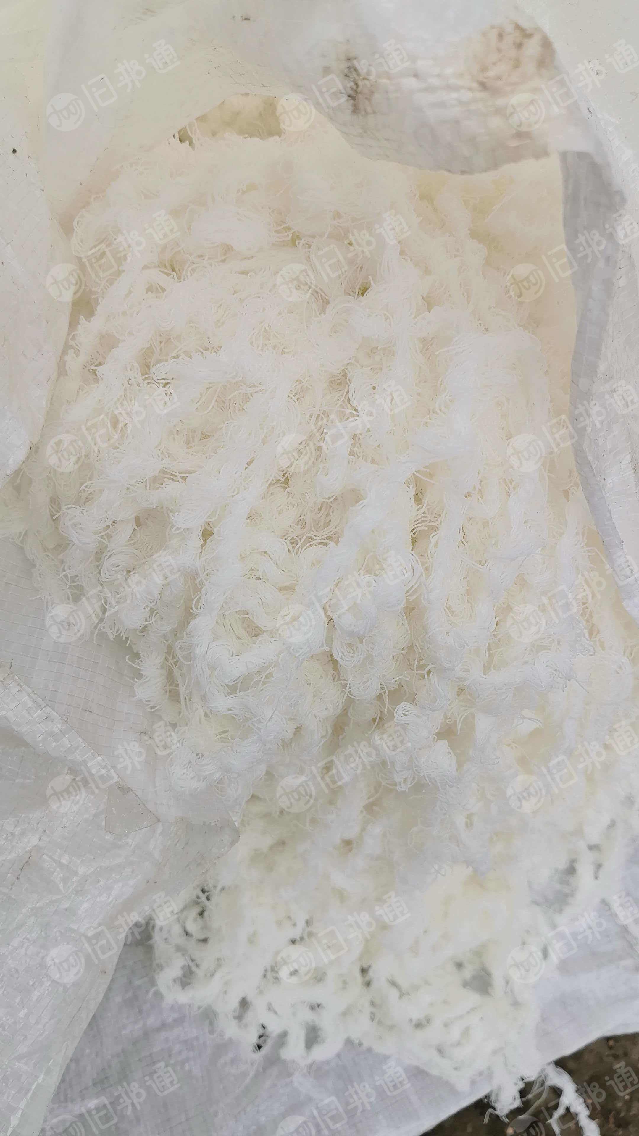 长期出售织布厂下来的废纱,含水,不分材质,月供一百多吨,货在湖南岳阳