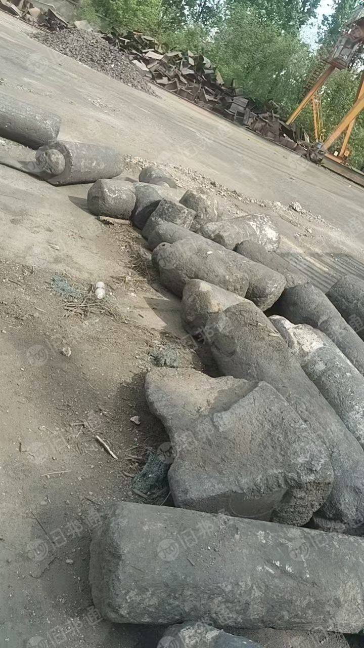 出售石墨电极,现货几吨,长期有货