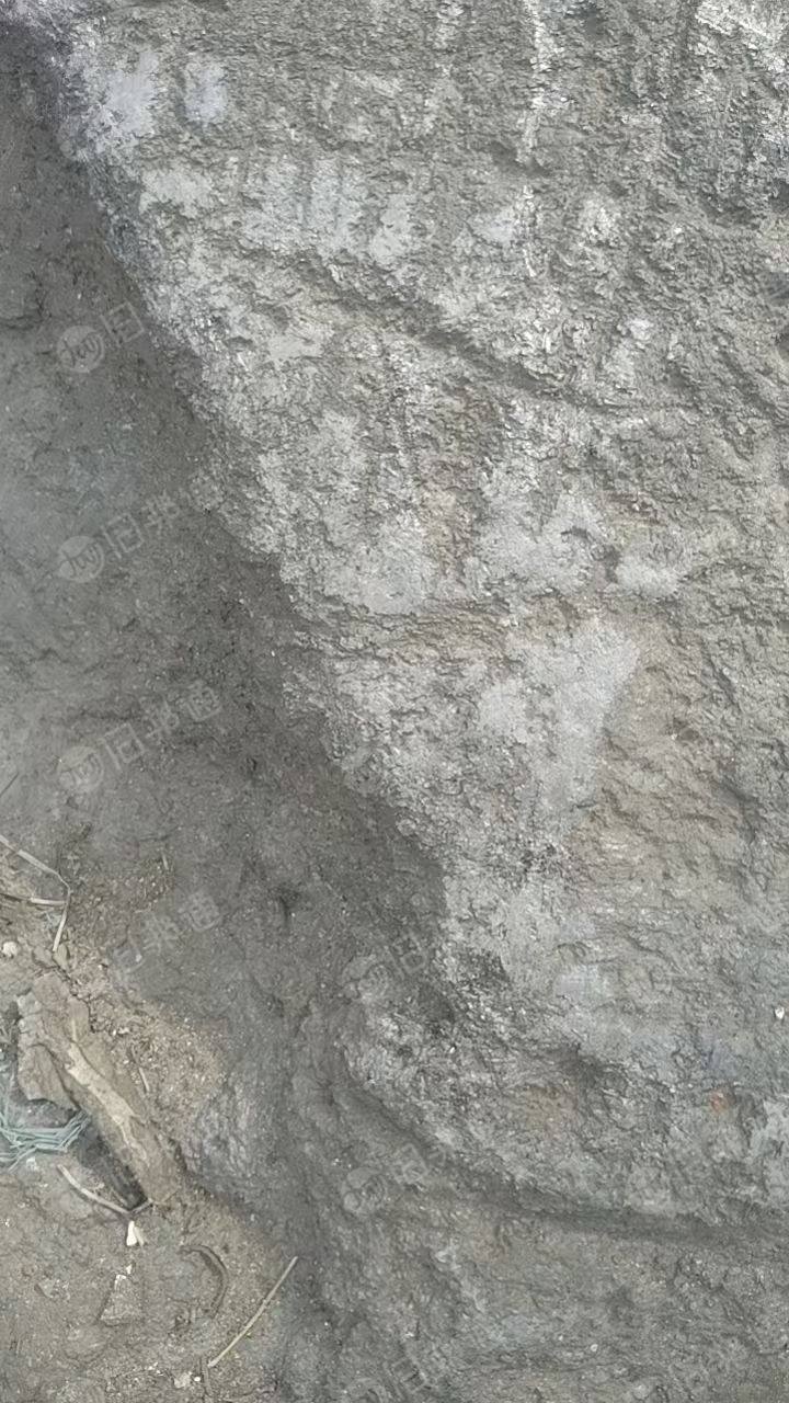 出售石墨电极，现货几吨，长期有货