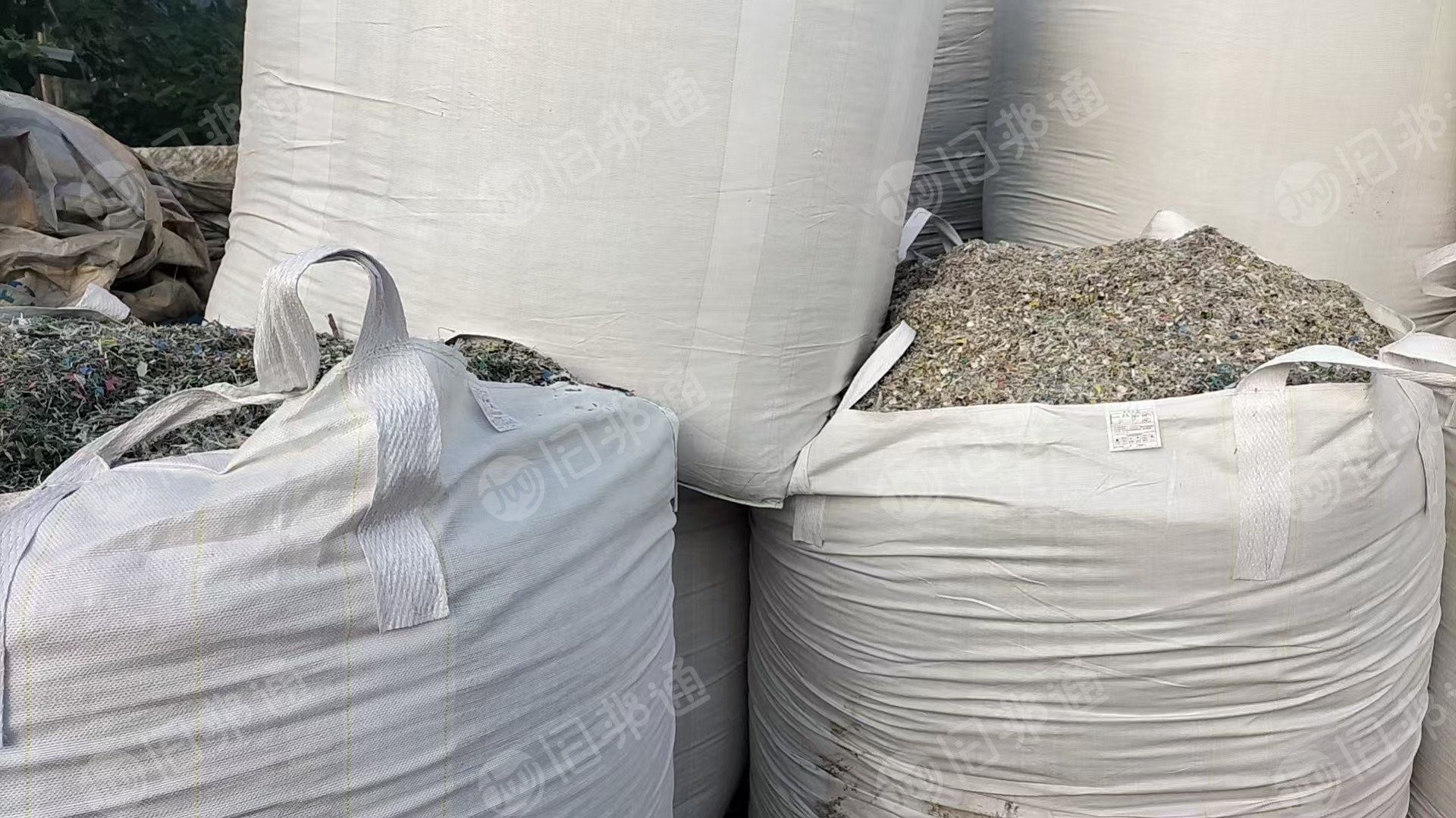 长期出售PP沉底打包带破碎料，现货50吨左右