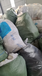 长期出售锦纶丝单6丝，消光丝，现货5吨左右，货在广东汕头