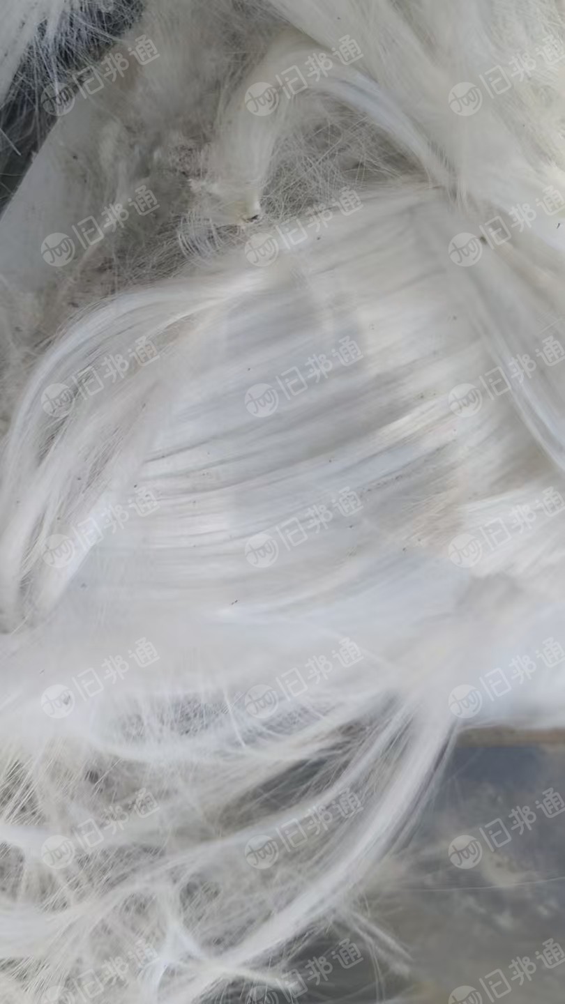 长期出售从管子里拔出来的涤纶丝，涤纶废丝，现货7吨，货在山东滨州