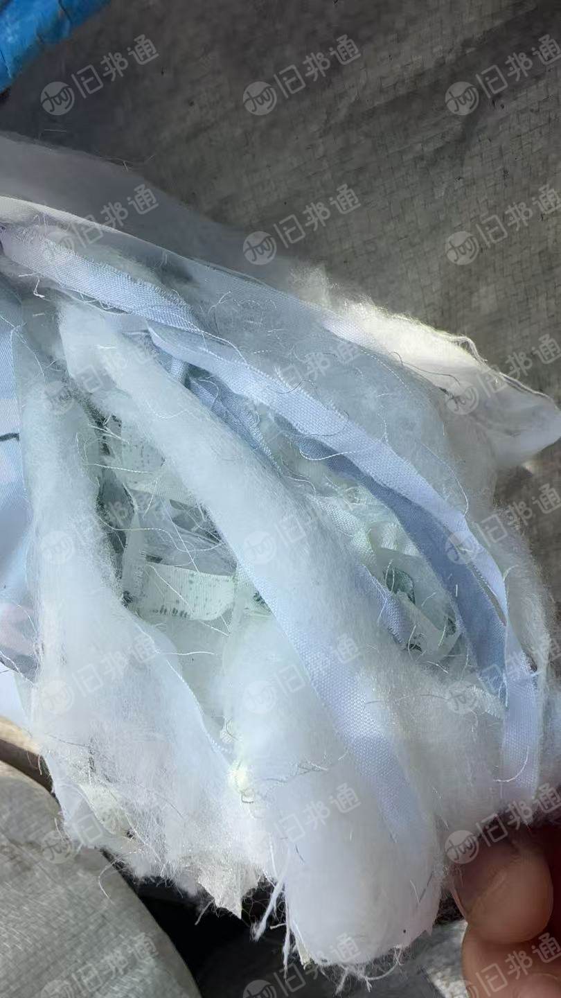 长期出售浅色夏凉被下脚料，夹丝棉边角料，两边布是纯棉的，在江苏南通