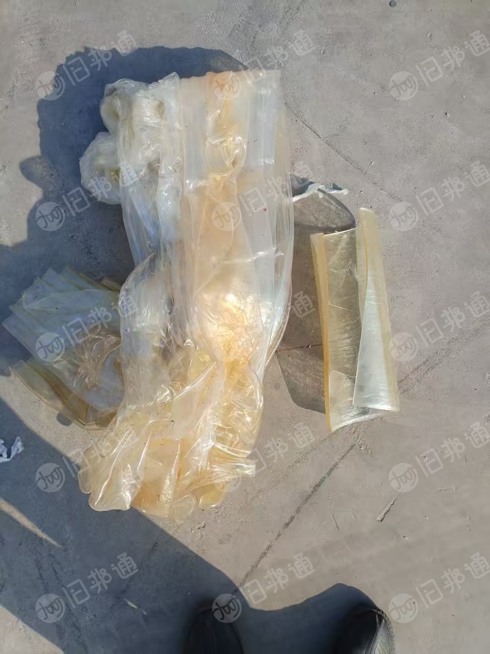 出售软质PVC料,透明软PVC膜,吹气玩具料,现货30吨