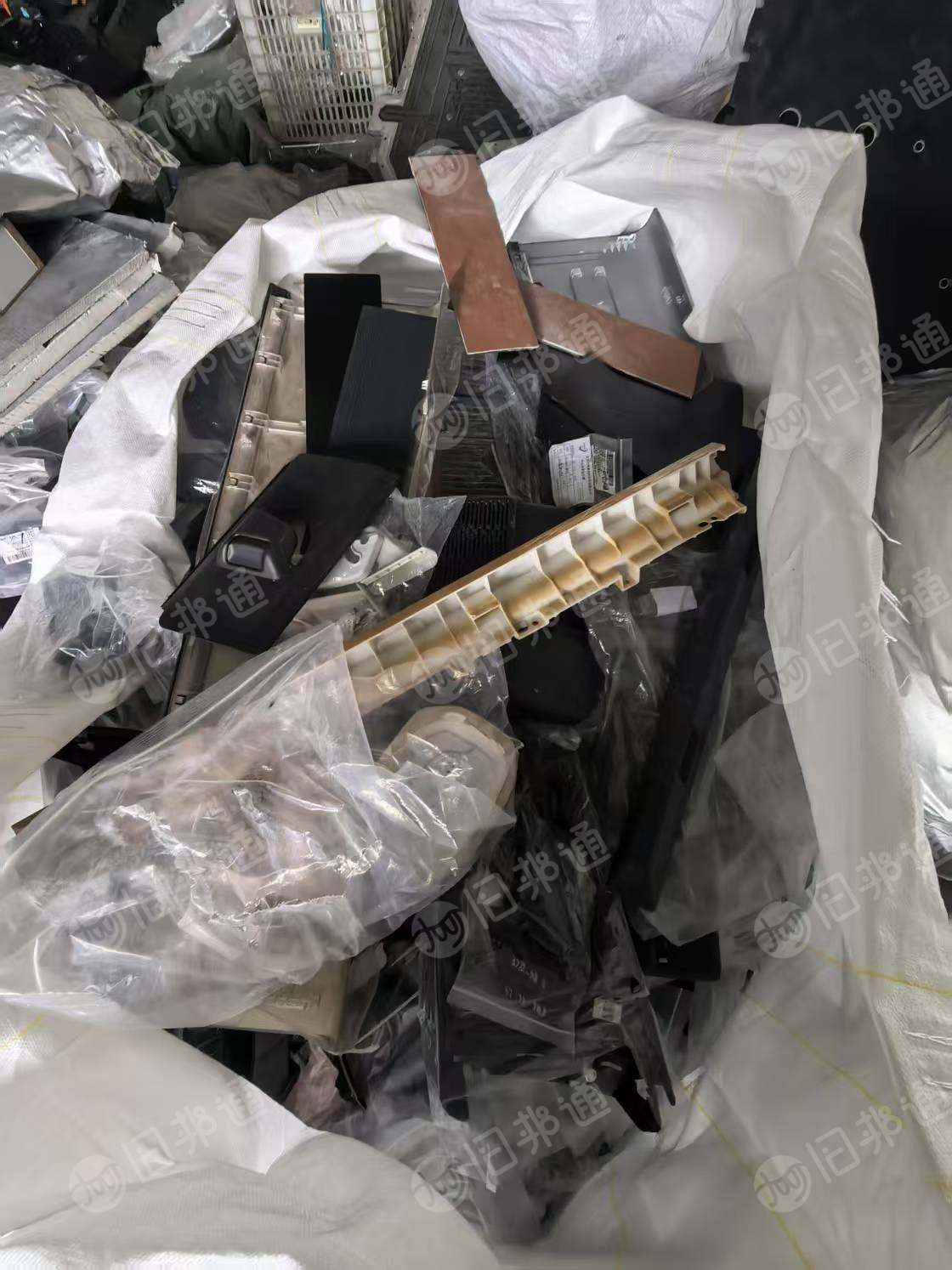 出售新汽车配件料，合金、pp都有统货一起出