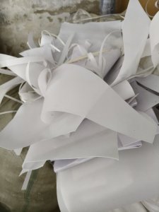 长期出售白色PVC边角料，布艺灯罩下来的边角料
