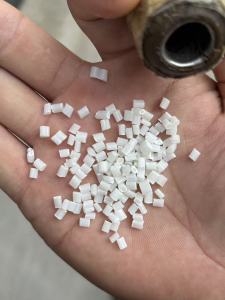 出售白色纯pp无纺布颗粒，过120目，冲击4，溶脂60+
