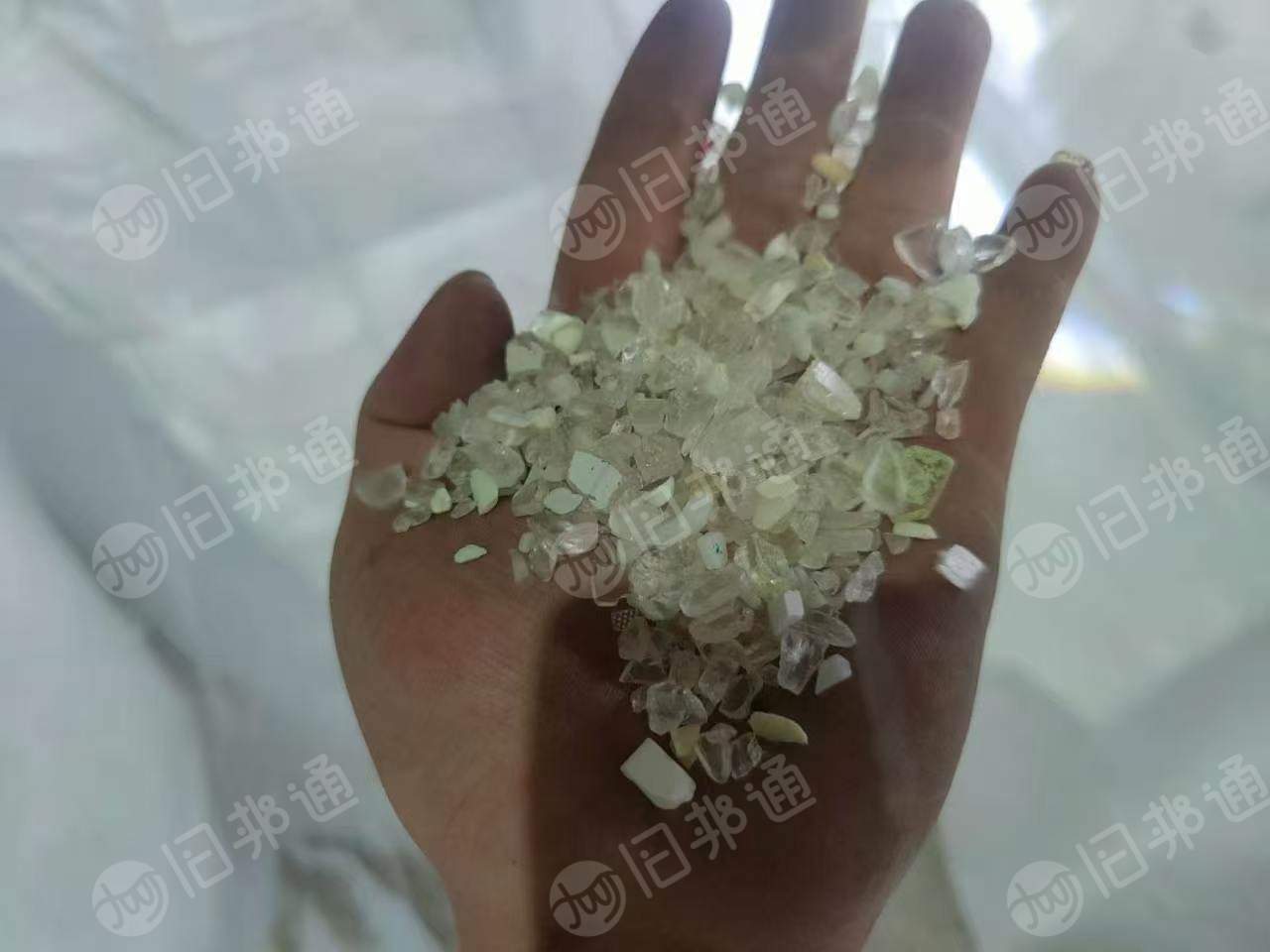 出售透明亚克力破碎料，过静电风选，纯度99，现货一挂