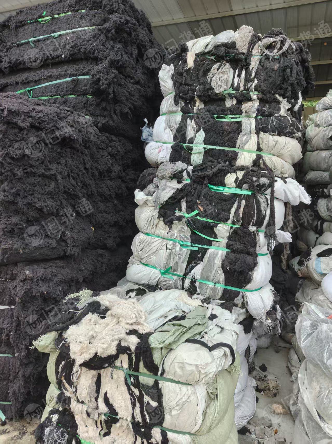 长期出售环锭纺下来的下脚料，含棉70%黏胶化纤30%，车肚有11吨，回丝6吨，色纱十几吨，统货出