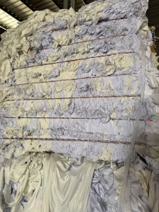 长期出售球衣涤纶边角料，涤纶废布，白色的，现货14吨，在福建莆田