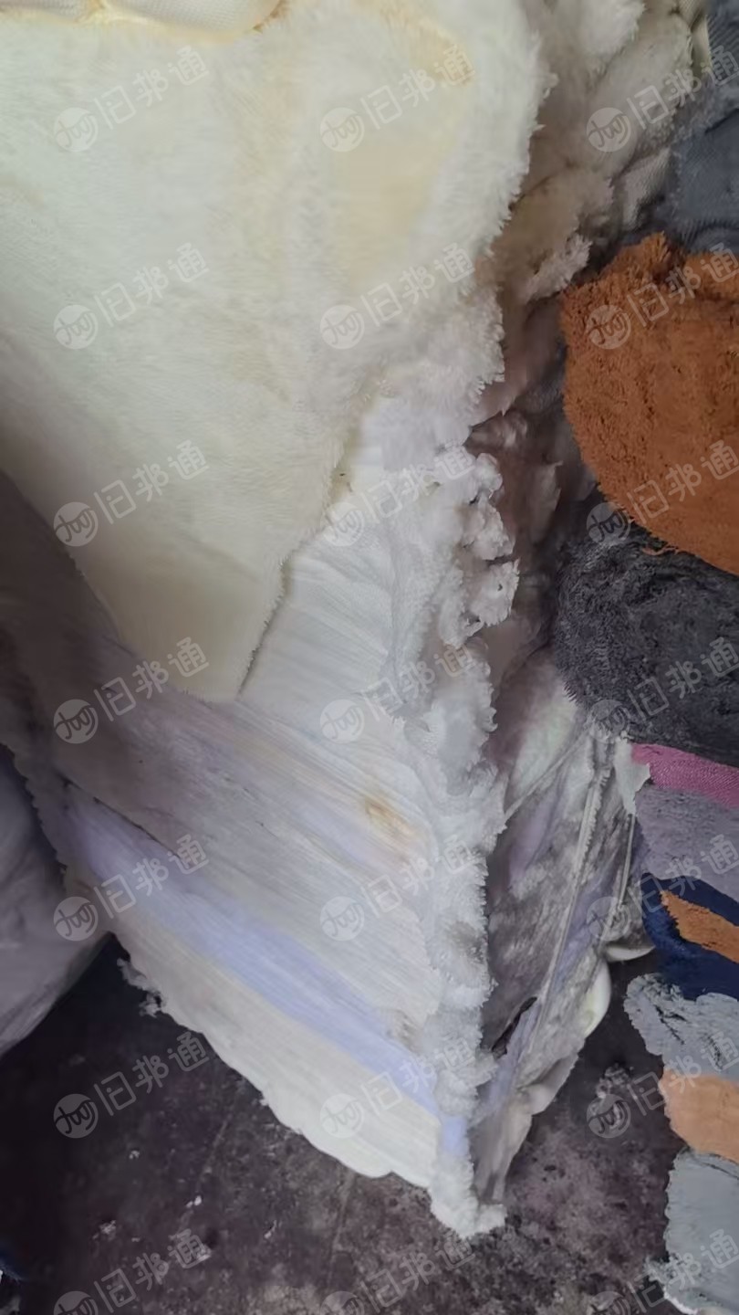 长期出售白色涤纶废布，涤纶下脚料，涤纶边角料，月供100吨