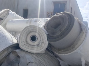 出售不锈钢衬纸废料，带油的
