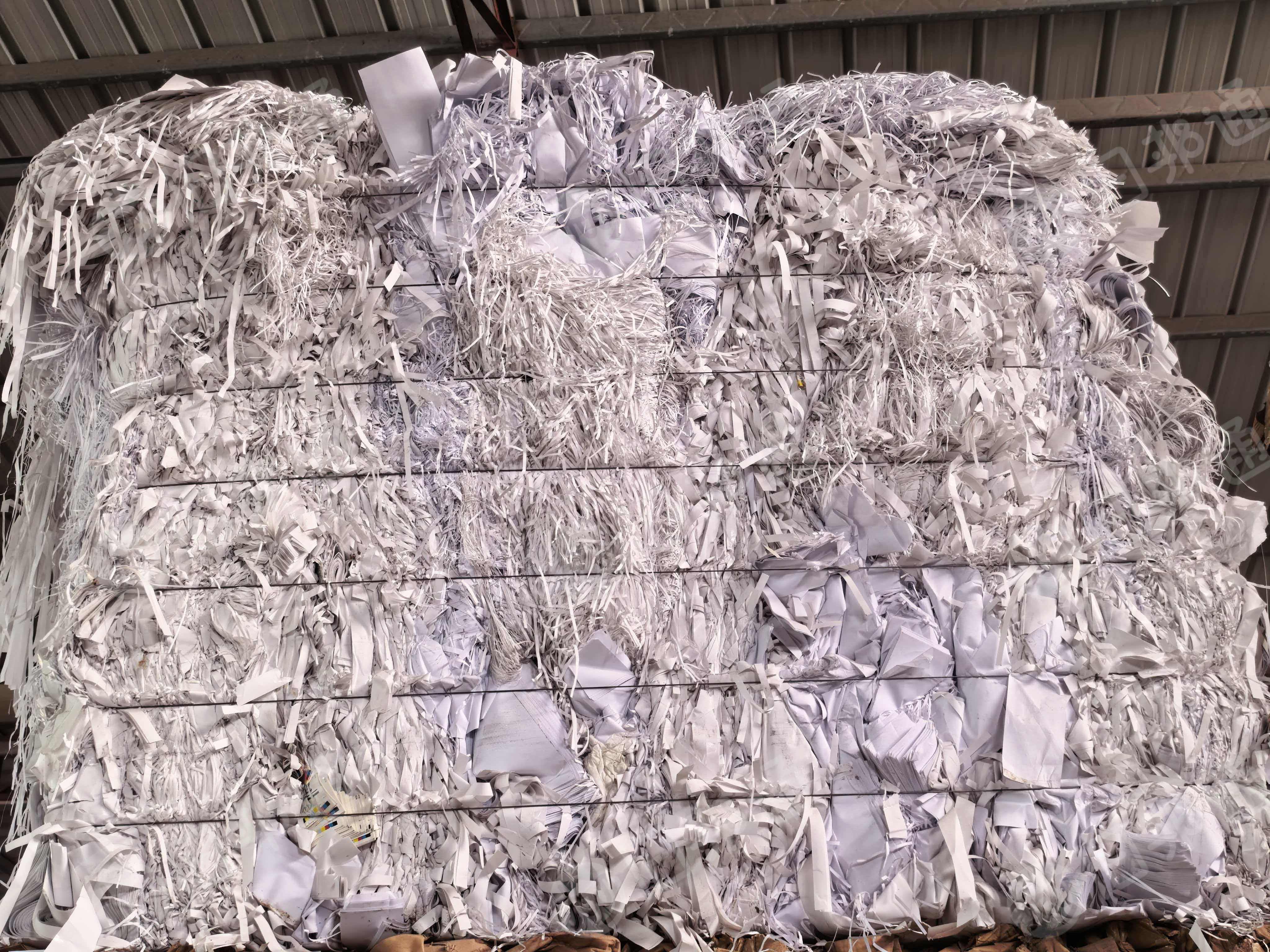 长期出售无膜黄芯白卡纸，印刷厂白纸边