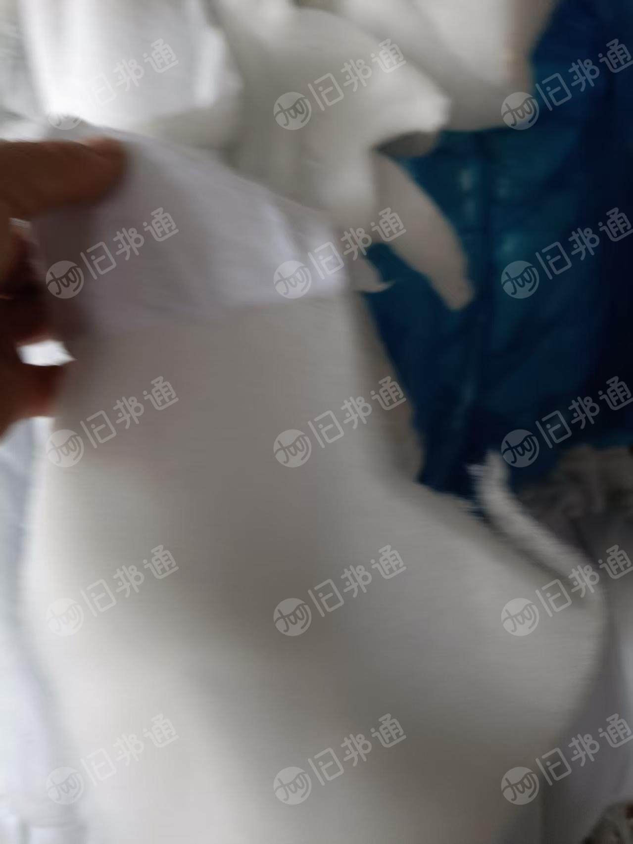 长期出售丝棉边角料夹丝棉边角料，有不带布也有带一层白色涤纶布，每个月有30多吨，货在浙江嘉兴