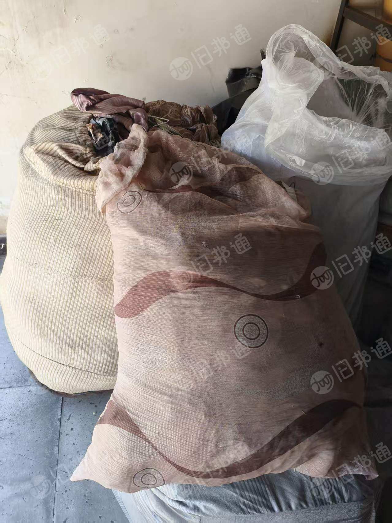 长期出售杂色窗帘布下脚料，涤纶窗帘布，涤纶废布，在云南大理