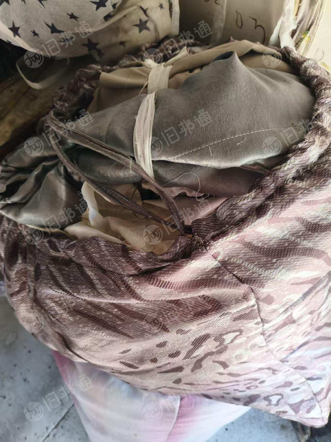 长期出售杂色窗帘布下脚料，涤纶窗帘布，涤纶废布，在云南大理