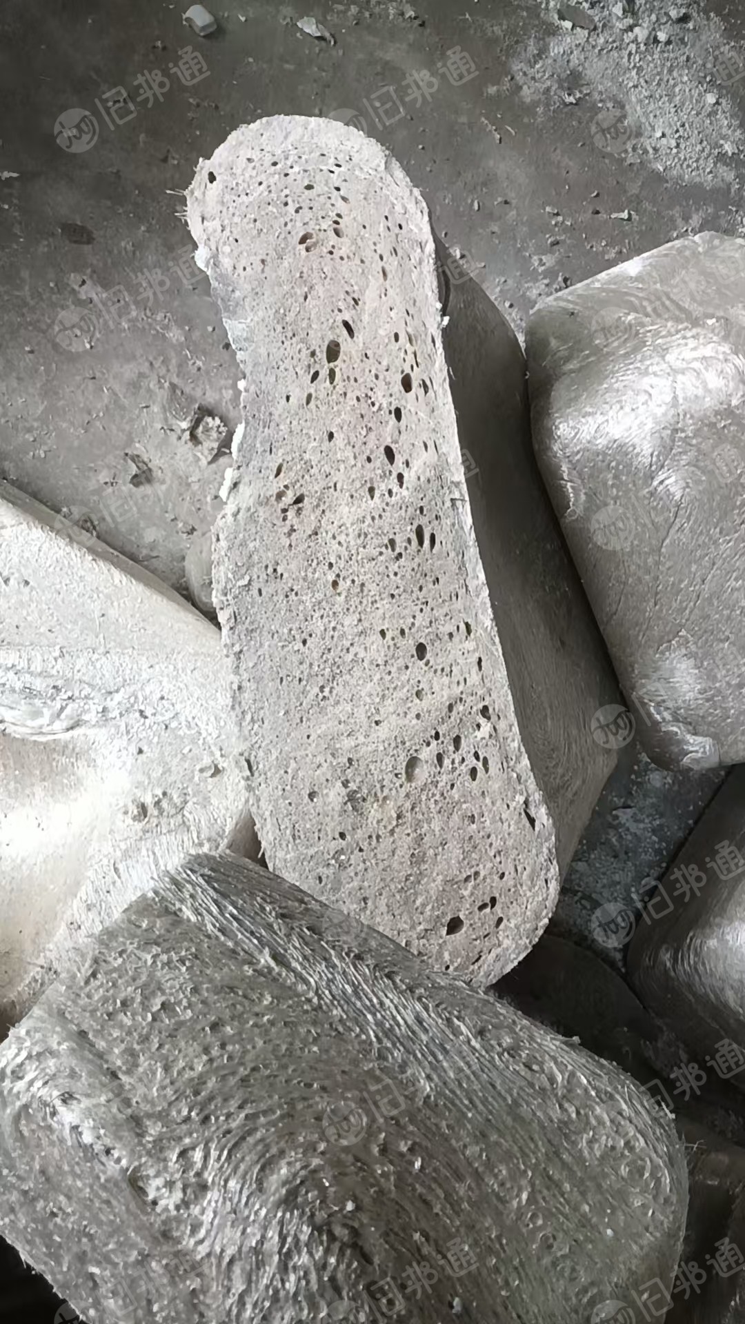 出售eps热熔块，社会料比较多，月供30吨左右