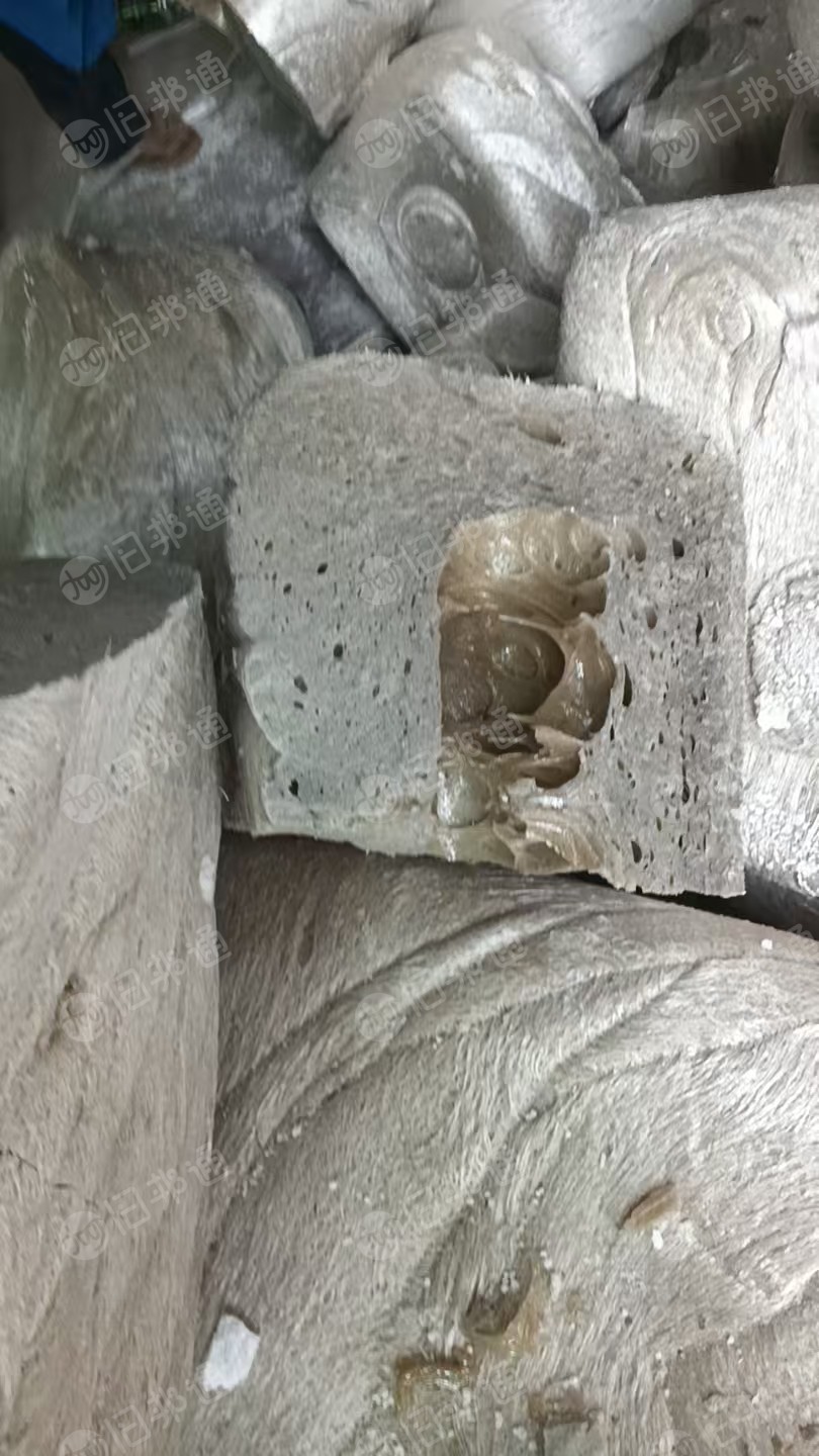 出售eps热熔块，社会料比较多，月供30吨左右