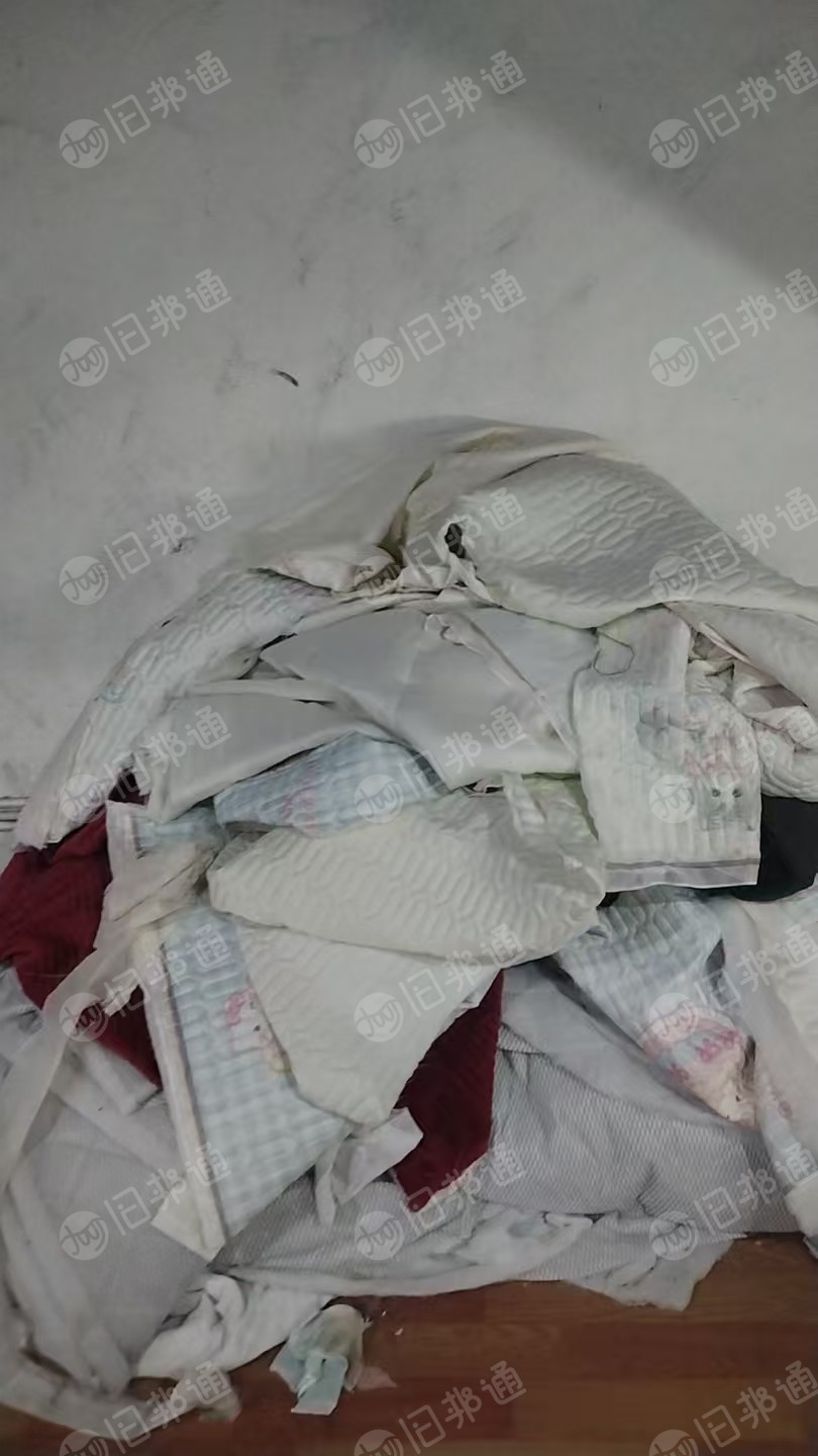出售乳胶凉席边角料，绗绣边角料，乳胶加棉材质，货在江苏南通