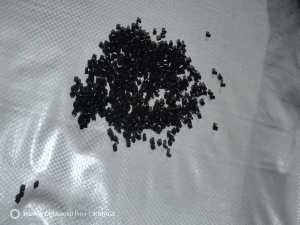 出售PE海榄皮颗粒，过一层网80目，溶脂30以上，熔点120，做黑色母调色用，月产150吨