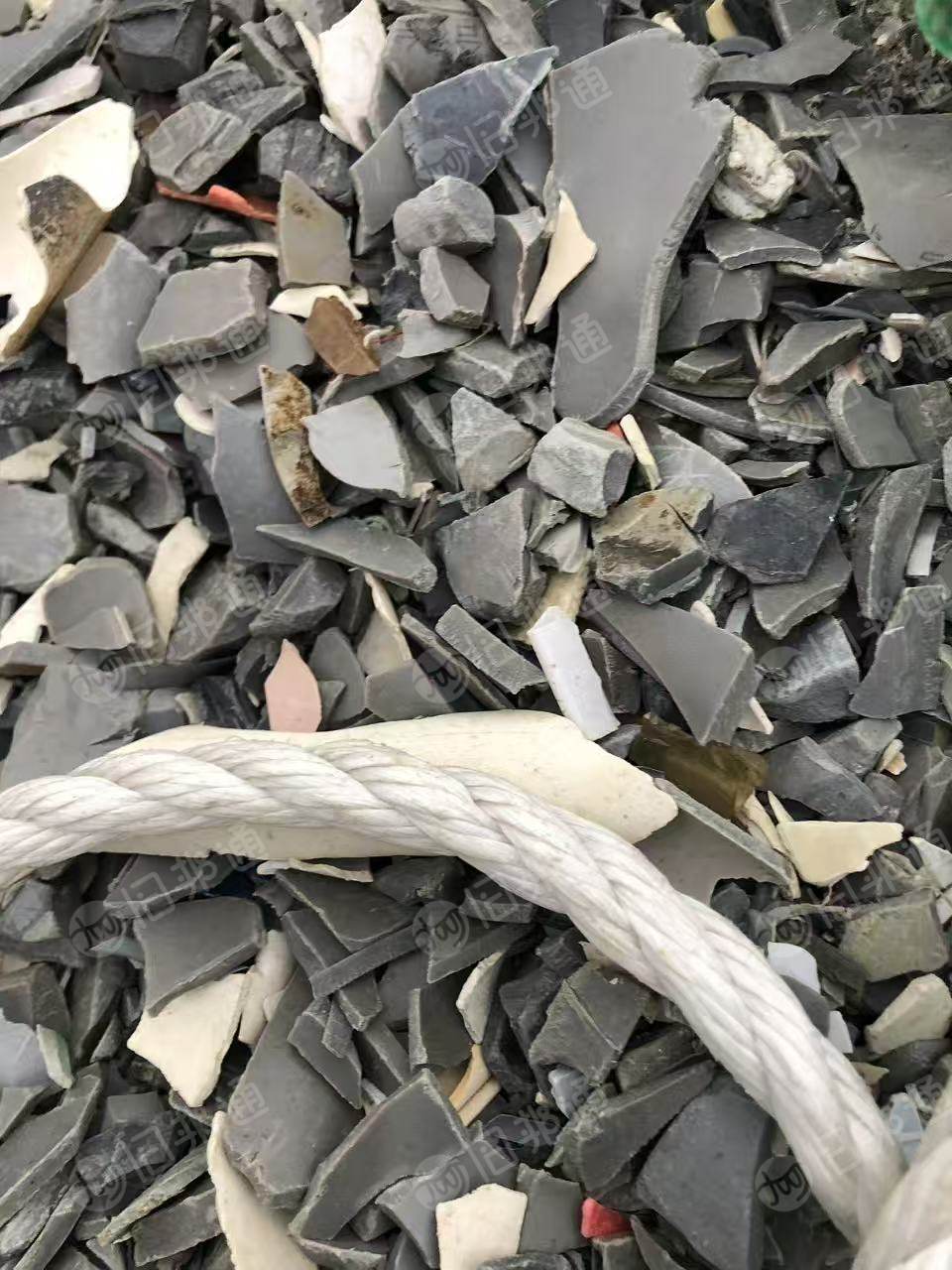 长期出售PVC灰料破碎料，现货两个挂