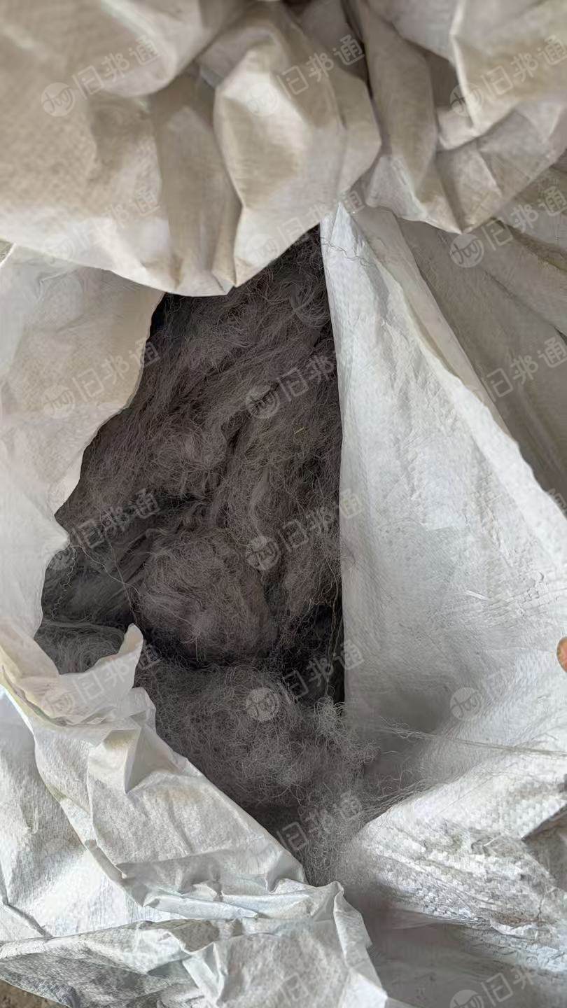 长期出售化纤厂下来的涤纶废丝，涤纶黑丝，单6尼龙废丝，涤纶废丝跟尼龙废丝现货各四五十吨