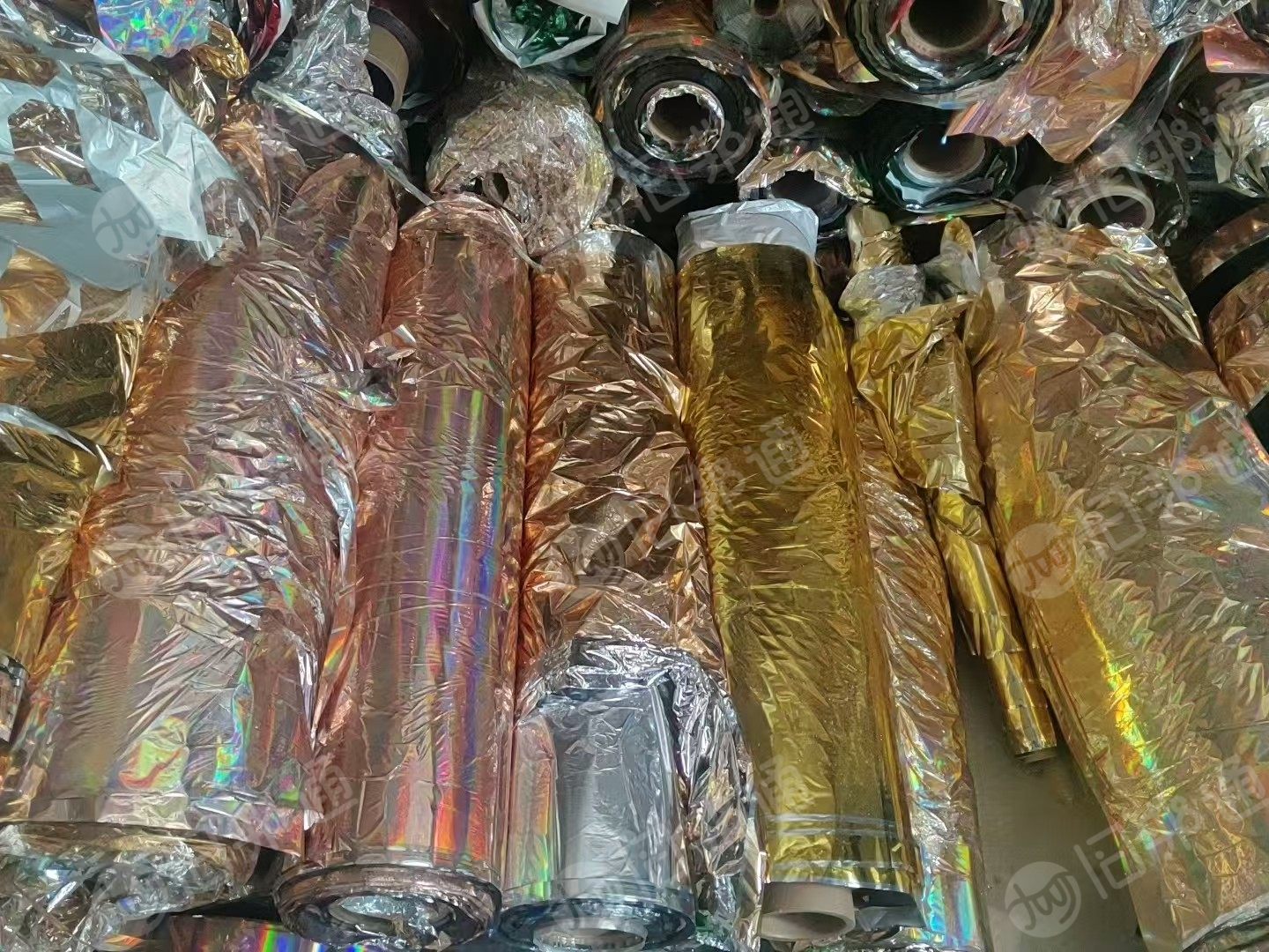 长期出售PET烫金膜打绳料,长短都有,现货够挂车