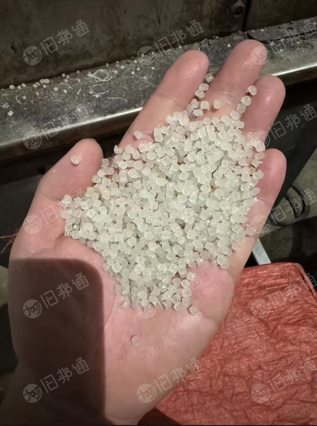 出售黄色的纯pe液袋颗粒，过120目