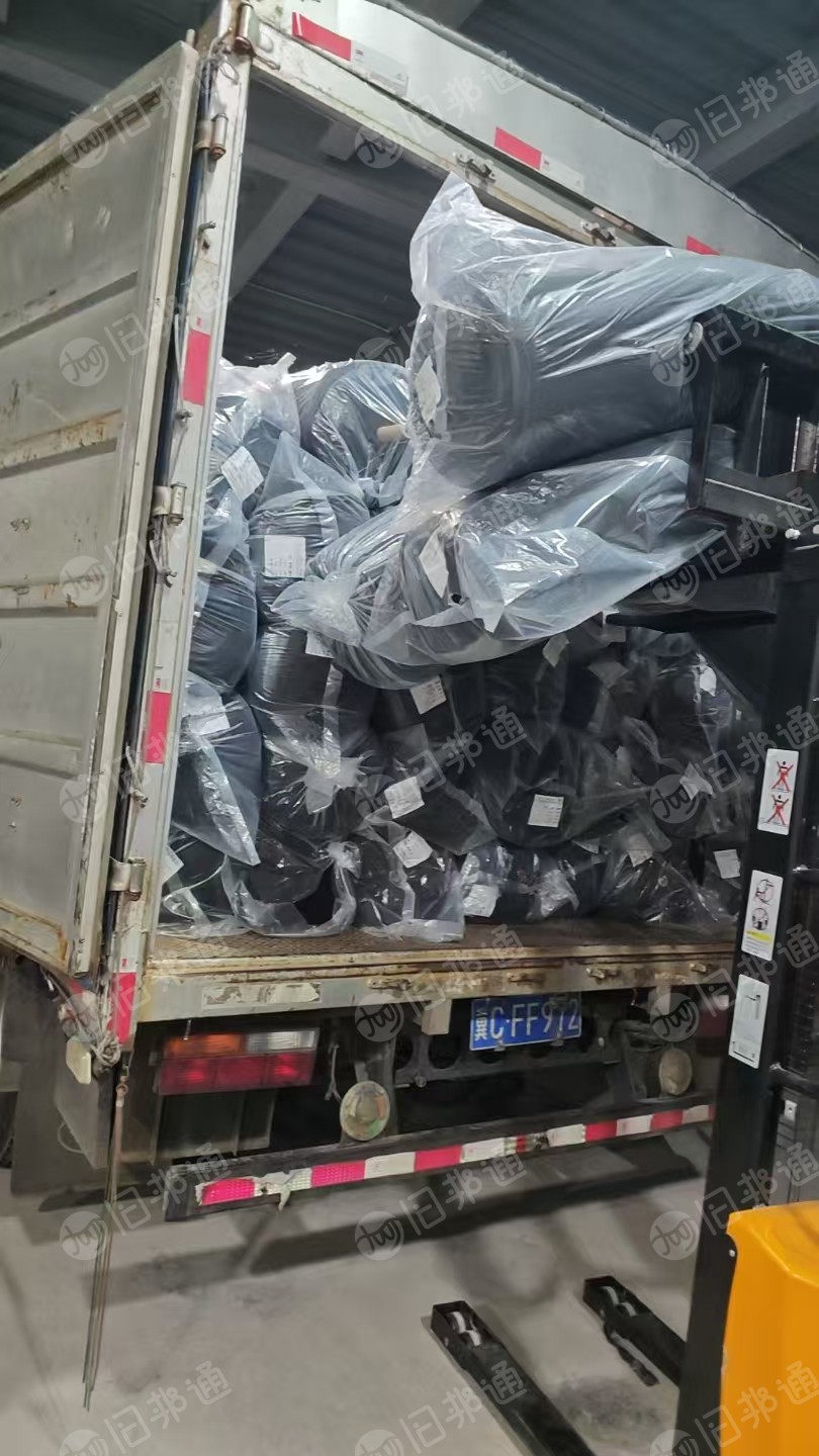长期出售单面复合的奥利绒绒布，库存布，只有黑深灰色，门幅190克重240，现货几百个，在浙江湖州