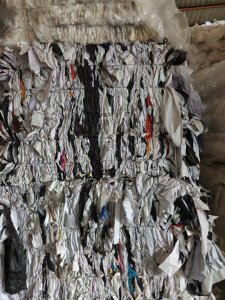 出售PVC广告布，杂色混压，月供100吨