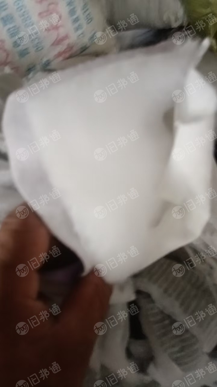 长期出售服装厂下来的丝棉下脚料，丝棉边角料，现货十多吨，货在山东青岛