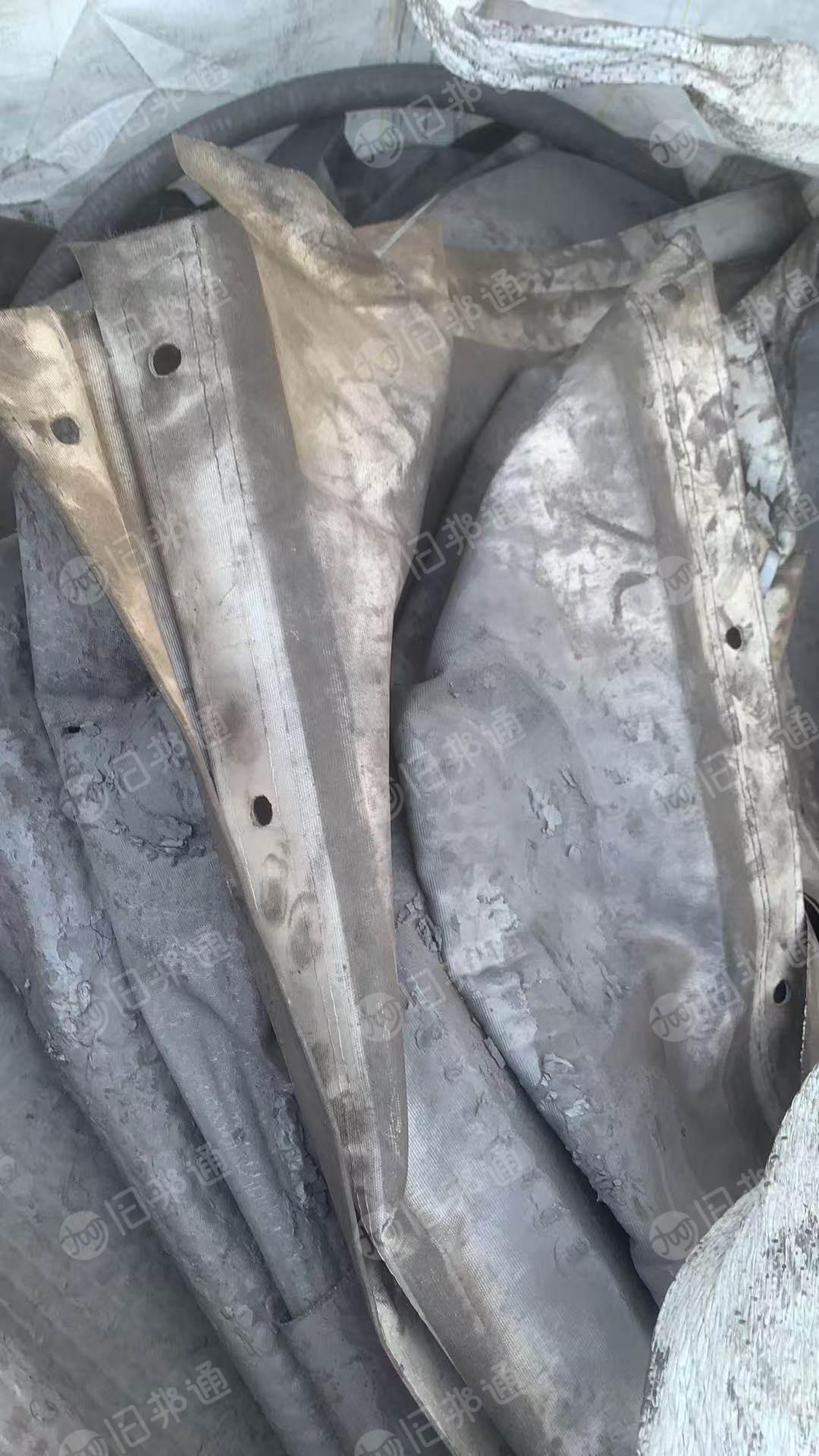 长期出售过滤硅粉下来未清洗的涤纶滤布，涤纶过滤布，现货6吨，货在内蒙古包头