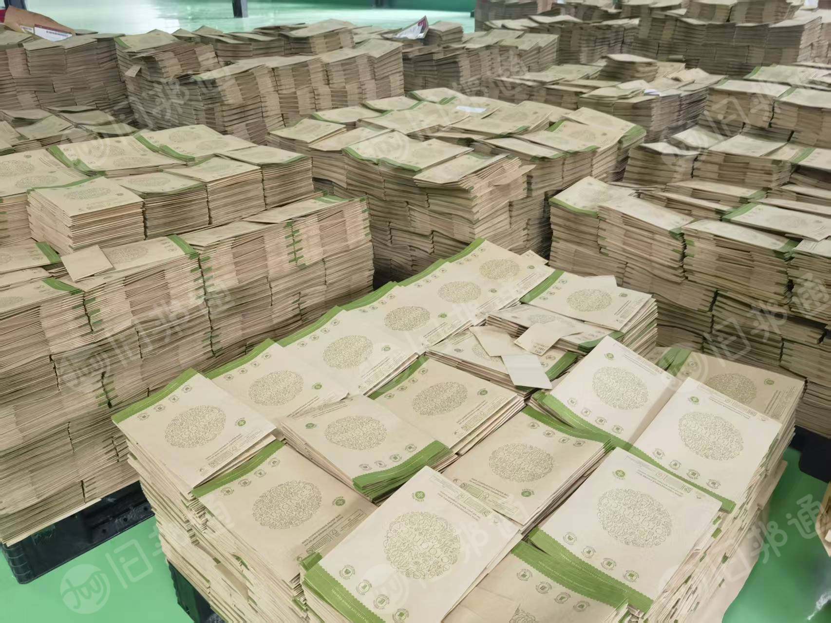 出售单淋膜本色纸废料，有小卷和边角料