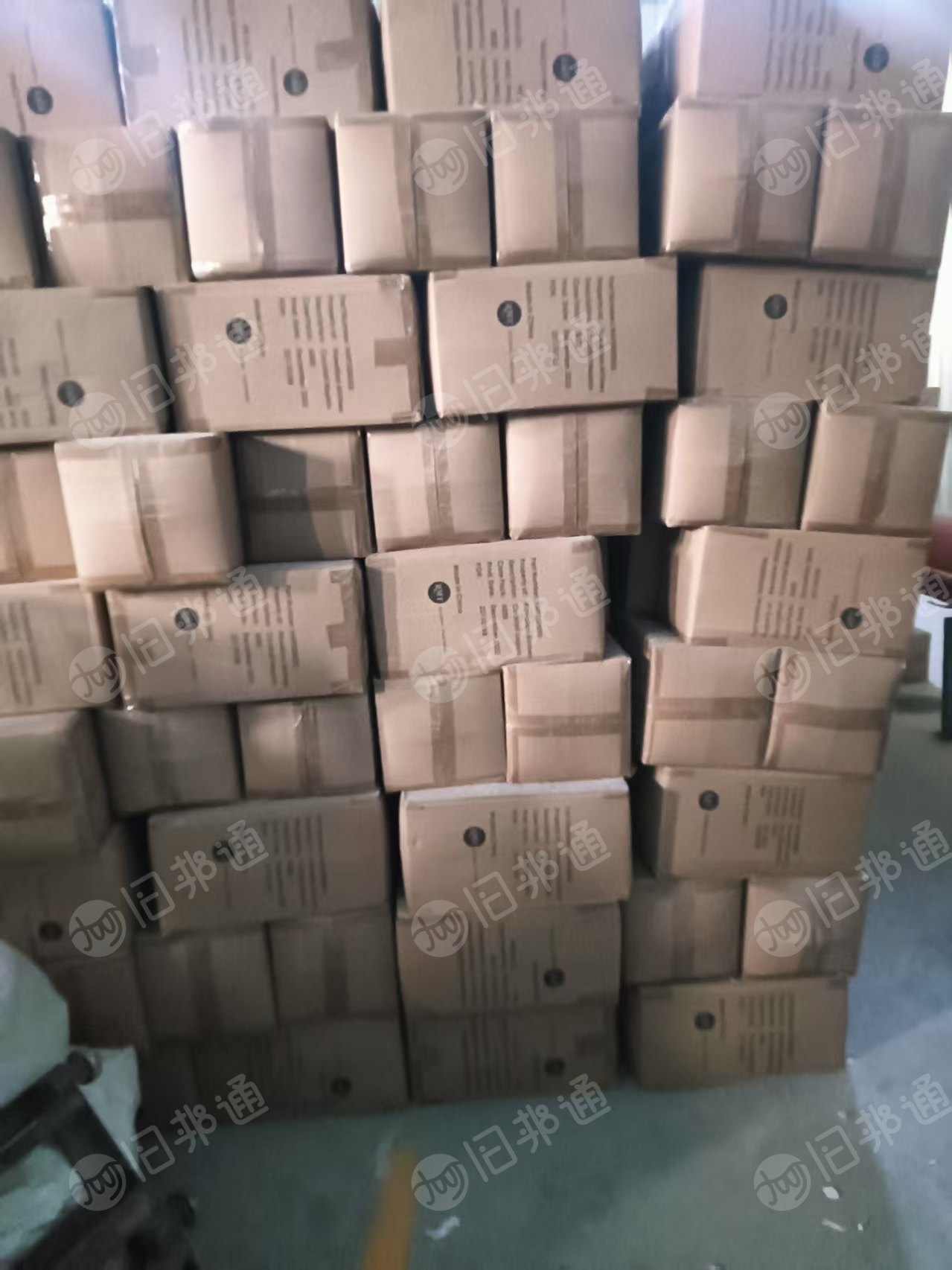 出售成品小包纸巾，一箱20小包，有8吨多