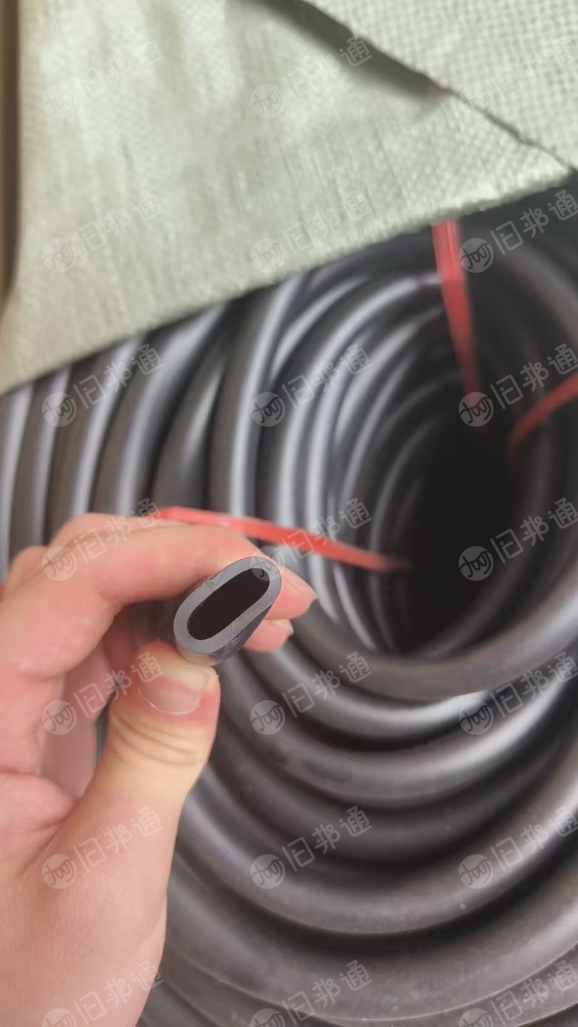 厂家处理软PVC水管，现货4吨左右